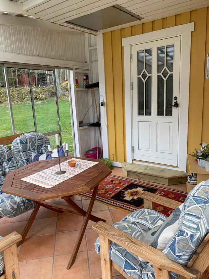Villa Almagarden Lantlig Miljoe Svängsta Exterior foto