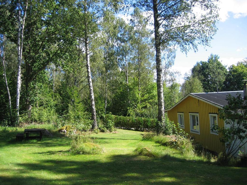 Villa Almagarden Lantlig Miljoe Svängsta Zimmer foto